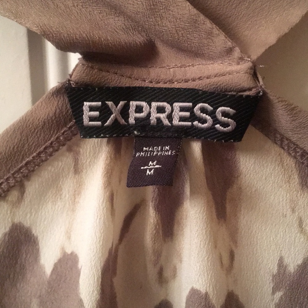 Express. Size M - Picture 2 of 3